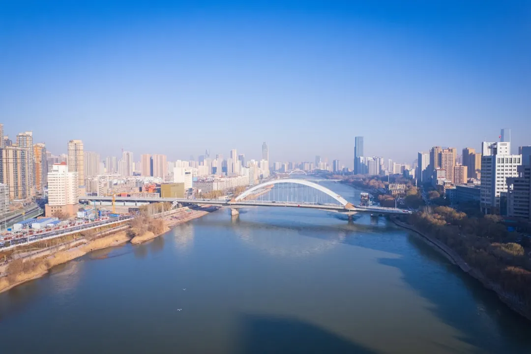 2025年企业宣传片制作趋势：短视频与AI技术如何重塑影视制作流程